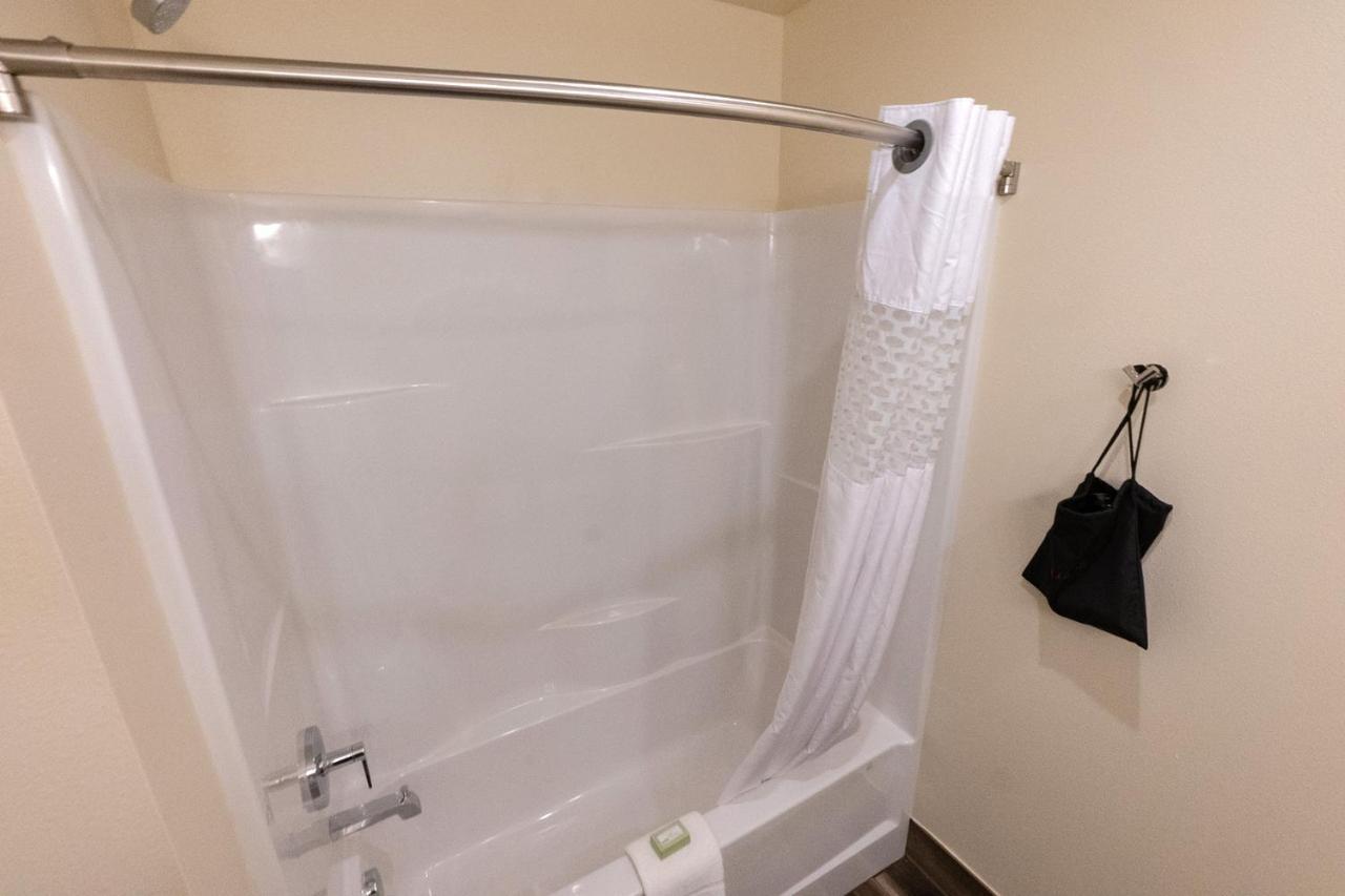 Cobblestone Hotel & Suites-Sheldon Екстер'єр фото